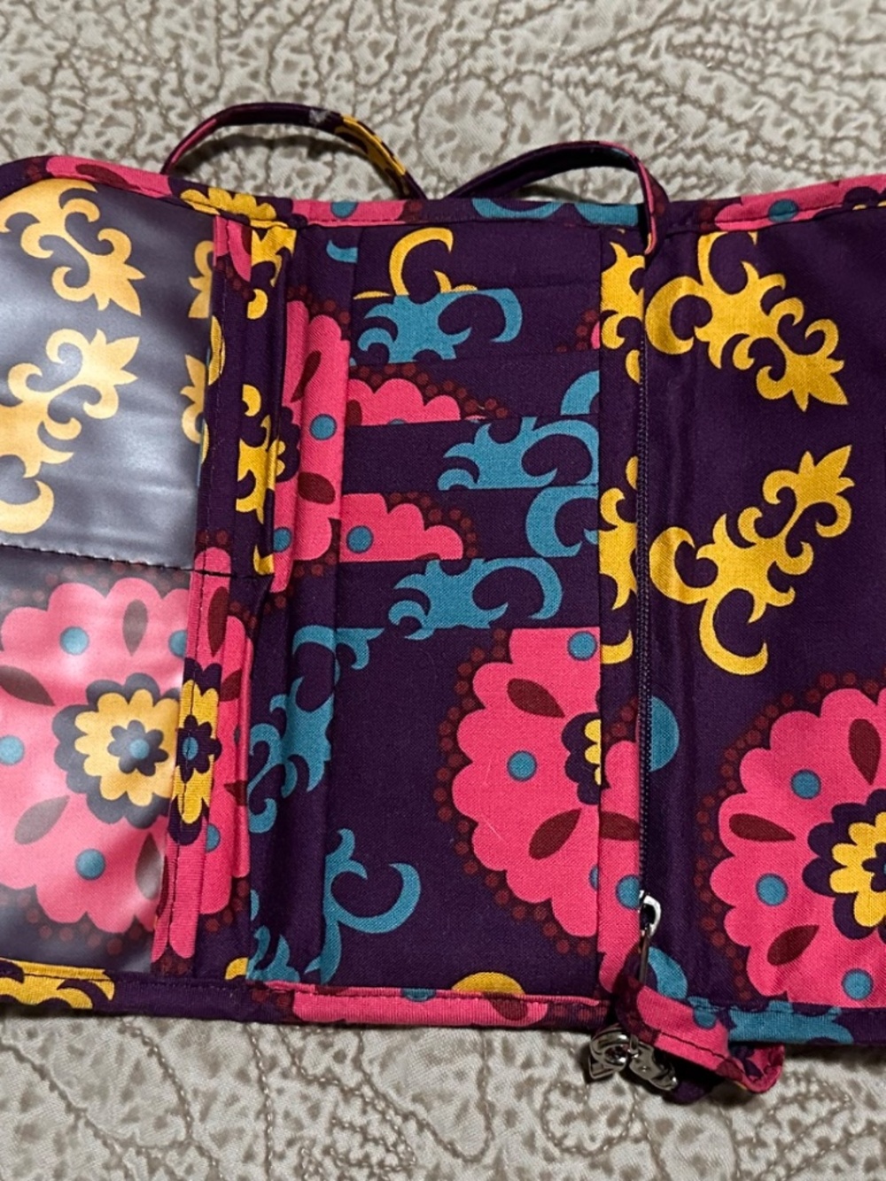 Patterned wristlet/wallet - Picture 2 of 3